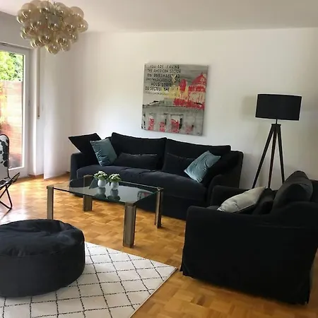 Stuttgart-townhouse Fully Furnished W Garden Apartment