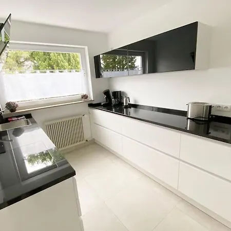 Stuttgart-townhouse Fully Furnished W Garden